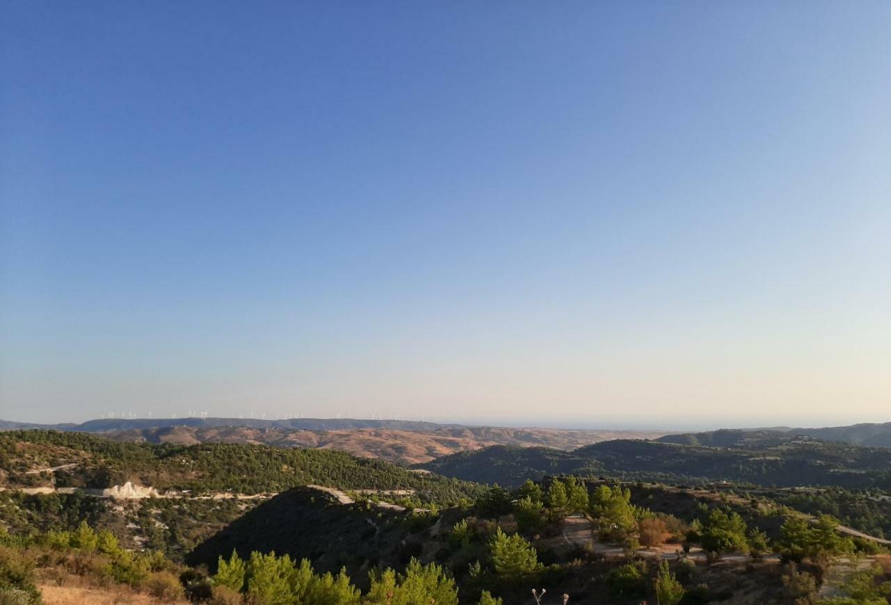 Savvas Brian Mountain House In Paphos Pendalia Exterior photo